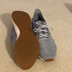New balance fresh foam roav sneakers, size 12 in gray